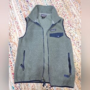 Patagonia Men's Gray and Navy Fleece Vest